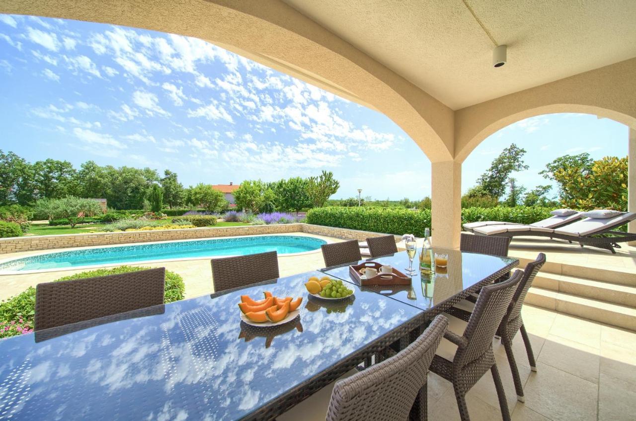 Villa Gardena Vrh  Buitenkant foto