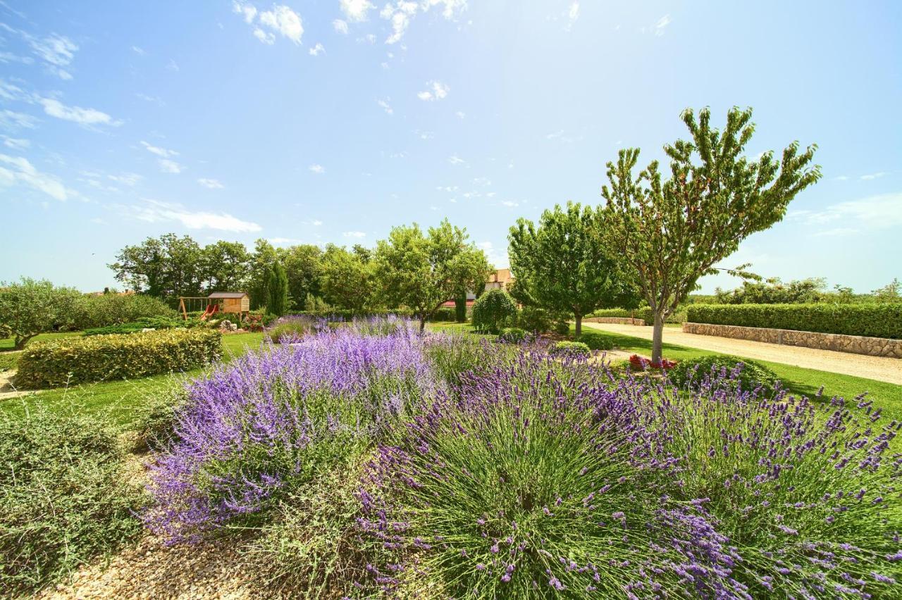 Villa Gardena Vrh  Buitenkant foto