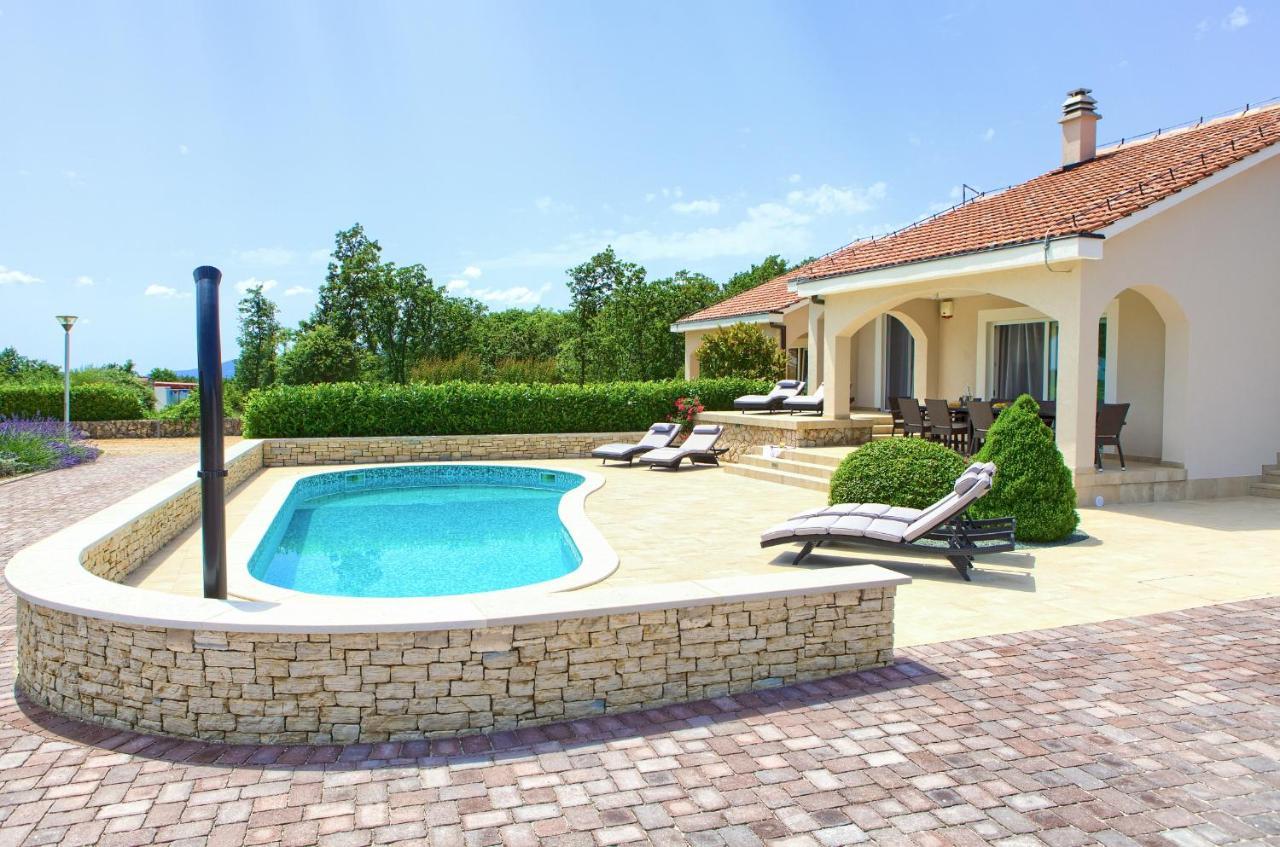Villa Gardena Vrh  Buitenkant foto