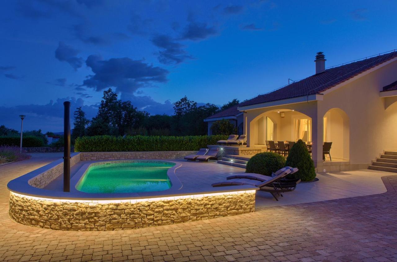 Villa Gardena Vrh  Buitenkant foto